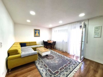 Top renovierte 3- Zimmer Wohnung mit schöner EBK + Sonnenbalkon + Garage!