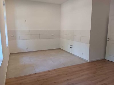 Wunderschöne 2 Zimmer Wohnung mit Terasse !