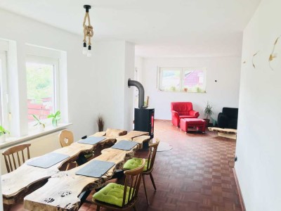 4 ZKB-Wohnung mit Südbalkon, modernem Bad und Parkett