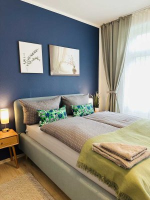 2-Zimmer, komplett möbliert, neusaniert.