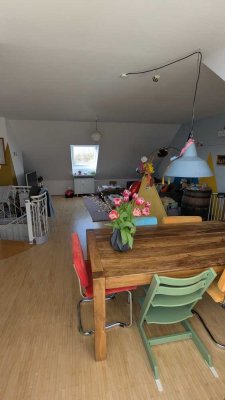 Helle 3-Zimmer Maisonette-Wohnung im 4/5. OG mit kleiner Dachterrasse in Pasing