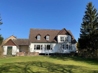 Vielseitige Villa: Wohnen, Büro oder Praxis – großzügig, charmant & mit parkähnlichem Garten