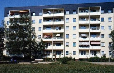 Kurze Wege zur Bahn, Badesee, Bus, Einkauf, Kita, Schule...Mietvertrag Ende Juli möglich!