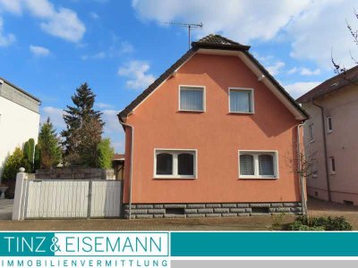 Einfamilienhaus mit Nebengebäude und Garten in Graben-Neudorf