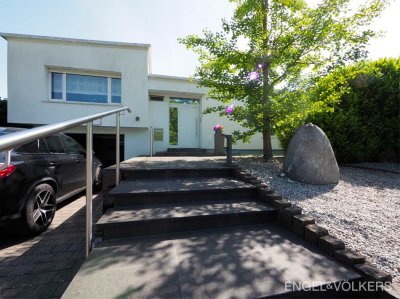 St. Ingbert / Sengscheid: Freistehendes Einfamilienhaus mit traumhaftem Garten!