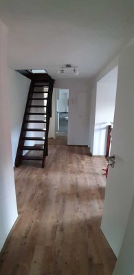 Schöne 2,5-Zi-Dachgeschosswohnung Rosengarten - Westheim + EBK