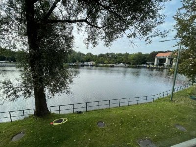 Kernsanierte  Doppelhaushälfte mit Wasserblick auf den Teltowkanal
