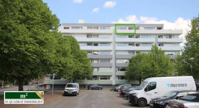3-ZIMMER-PENTHOUSE-WOHNUNG UND FAHRSTUHL TEILRENOVIERT MIT 2 BALKONEN & PANORAMABLICK IN BREMERHAVEN