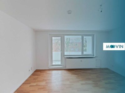 Helle 2-Zimmer-Wohnung mit großem BALKON und modernem Wannenbad