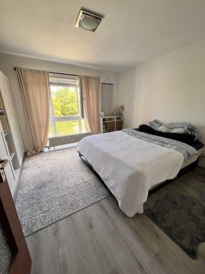 Lichtdurchflutete 3-Zimmer-Wohnung mit neuer Einbauküche & idyllischem Innenhofblick