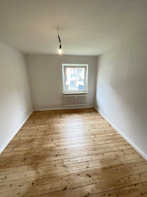 Schöne sanierte 2 Zimmer Wohnung.