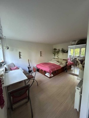 Ruhige möblierte 1-Zimmer-Wohnung in Bogenhausen