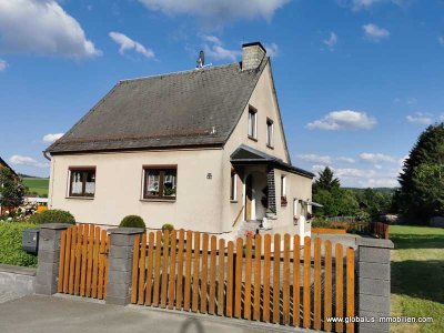 Schönes Einfamilienhaus in einer idyllischen Wohnsiedlung