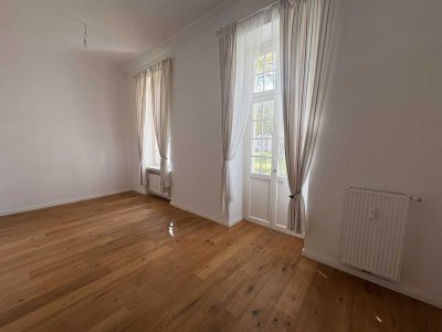 Sofort bezugsfrei! 2-Zimmer-Altbauwohnung in Berlin-Buch inkl. KFZ-Stellplatz!
