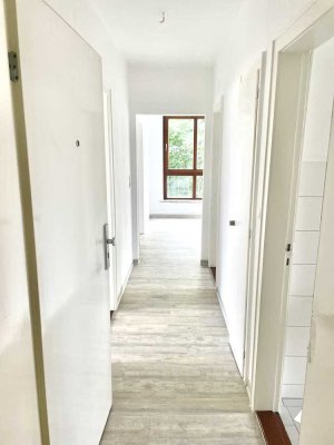 Helle 3-Zimmer-Wohnung mit Balkon & Einbauküche – ideal auch für WG