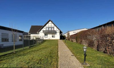 Freistehendes Zweifamilienhaus mit großem Garten+Sauna