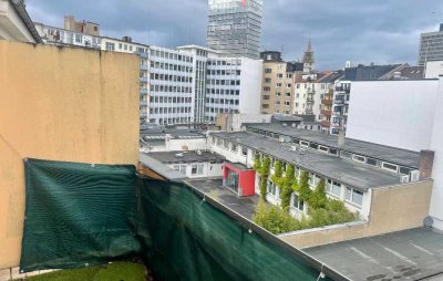 Perfektes Wohnen über den Dächern von Düsseldorf - mitten im Zentrum Nachmieter gesucht für 2,5 Zi.W