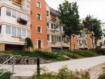Maisonettewohnung / Küche mit Fenster / Tageslichtbad mit Wanne / Balkon Richtung Westen