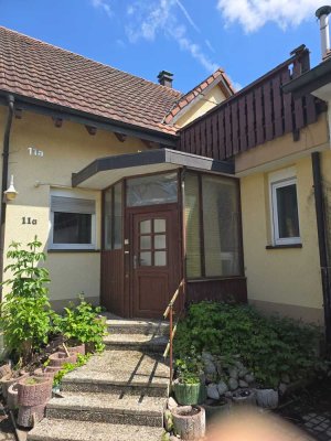 Geräumige, günstige 5,5-Zimmer-Doppelhaushälfte mit EBK in Lörrach
