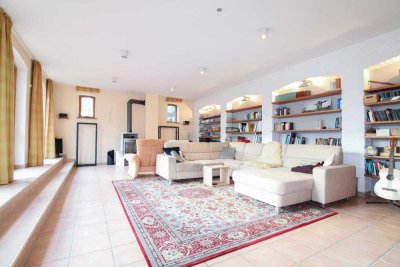 Platz ist hier kein Thema: Interessantes, vielseitig nutzbares Haus in Bassum