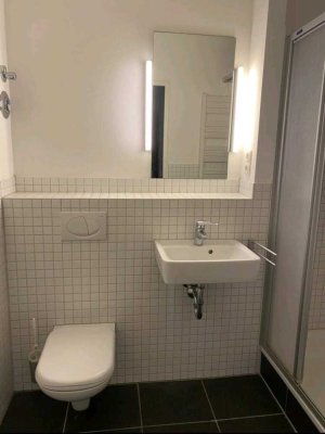 Hochgeschossige 4-Zimmer-Wohnung mit Balkon in Frankfurt am Main, Voltastraße