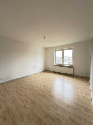 Helle 3-Zimmer-Wohnung mit Gestaltungsspielraum (ANFRAGEN NUR ÜBER KONTAKTANZEIGE, BITTE!)