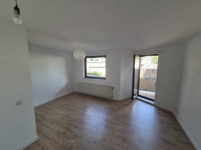 Beste Lage: Renovierte 1-Raum-Wohnung mit Balkon in Düsseldorf Pempelfort / Stadtmitte