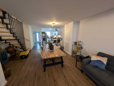 ready to move in. Modern, high quality terraced house with kitchen,  2 miles from Clay