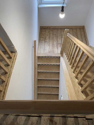 Stilvolle und individuelle Wohnung in Altbauvilla