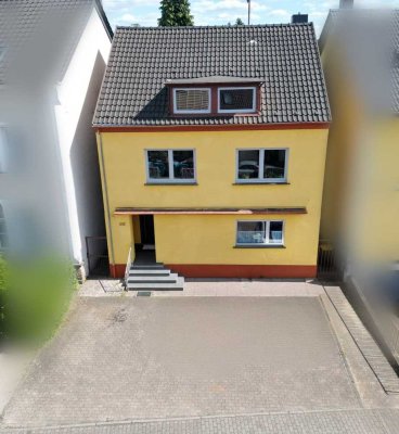 Mehrgenerationenhaus mit Einliegeroption – Großzügiges Wohnen auf drei Ebenen