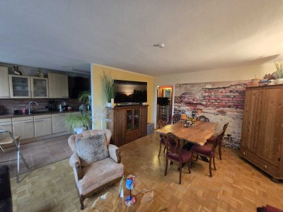 Helle 3-Zimmer-Wohnung an der Vahrenwalder Straße mit Balkon und Garage – Ihr neues Zuhause wartet!