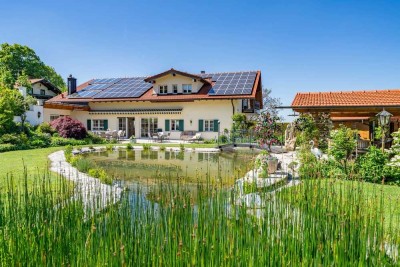 Klassische Eleganz:
Großzügige Residenz mit Schwimmbad und Panoramablick