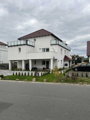 Neuwertige Wohnung mit fünf Zimmern und Balkon in Bovenden