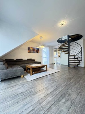 Hochwertige 3-ZKB Wohnung mit EBK, Balkon und 2 Stellplätzen