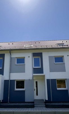 Erstbezug: Exklusive 5-Raum-Reihenhaus KFW 40 mit gehobener Innenausstattung in Bad Segeberg