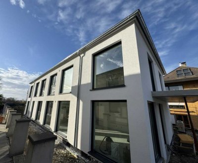 Erstbezug bald möglich ! Seltene Gelegenheit 2 Doppelhaushälften mit luxuriöser Ausstattung