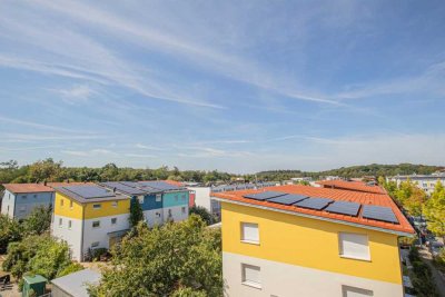 FR-Rieselfeld: Schöne Dachgeschosswohnung mit großer West-Terrasse und Aufzug