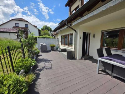 RUHIGE WOHNLAGE - SONNIG - 8,5 METER BREITES REIHENMITTLEHAUS