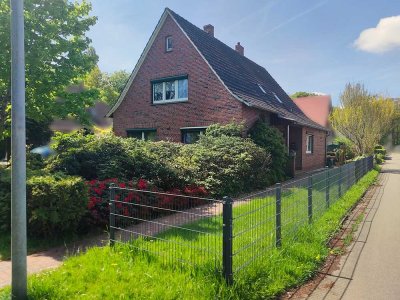 Charmant, gemütlich, solide! Wohnhaus mit PV-Anlage in ruhiger, aber dennoch gut angebundener Lage