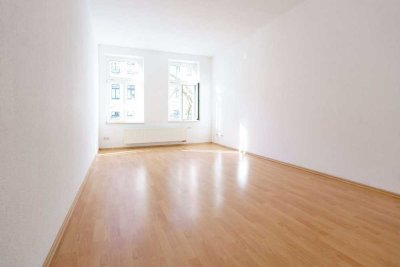Ansprechende Eigentumswohnung zum sofortigen Einzug im denkmalgeschützten Jugendstilaltbau