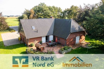 Kernsaniertes Landhaus auf großem Grundstück mit Grünland, sowie Angel- und Badeteichanteil