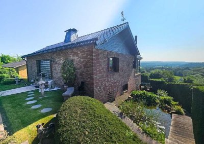 Traumhafte Höhenlage bei Hennef! Gepflegtes EFH mit Wintergarten, Kamin und Garage.