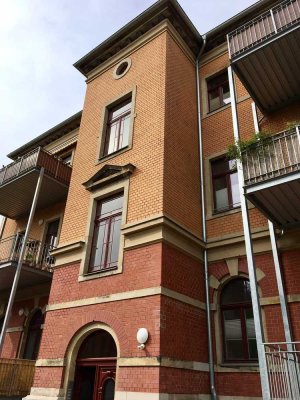 sonnige 2-Zimmerwohnung mit großem Balkon zum grünen Innenhof