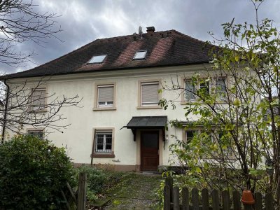 Ehem. Pfarrhaus Herten mit Wohnungen und Büros im Bieterverfahren und Erbbaurecht zu verkaufen