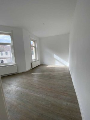 Helle 2 Zimmer Wohnung mit Einbauküche in ruhiger Lage im Philosophenviertel