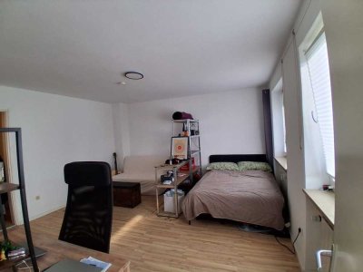 Helle 1-Zimmer-Wohnung (33 m²) mit separater Küche in Obergesin/Ramersdorf