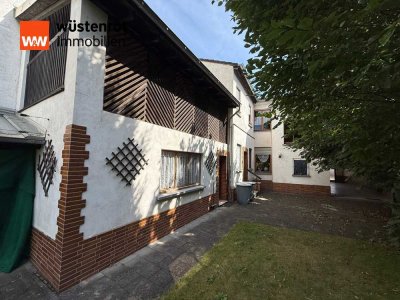 Gepflegtes Einfamilienhaus mit großem Garten im schönen Gladbach