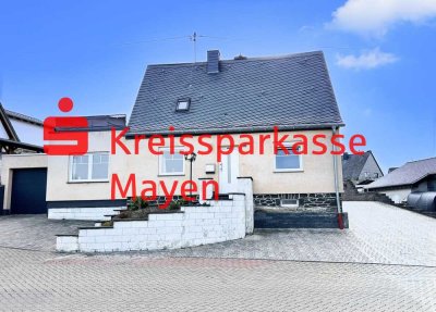 Renoviertes Einfamilienhaus m. Terrasse, Garten, Garage u. Stellplätzen