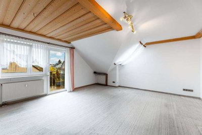 HEGERICH: Wohnen mit Herz und Aussicht – Dachgeschosswohnung in Heroldsberg