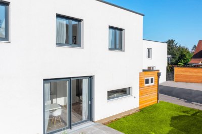 REIHENHAUS IM ERSTBEZUG IN RUHIGER SIEDLUNGSLAGE MIT GUTER ANBINDUNG